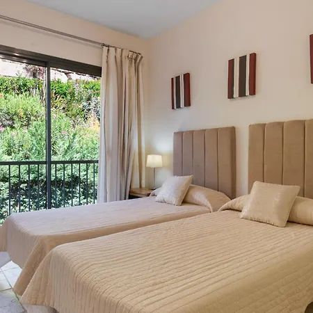Apartment Flamingos Luxurious-royal Flamingos